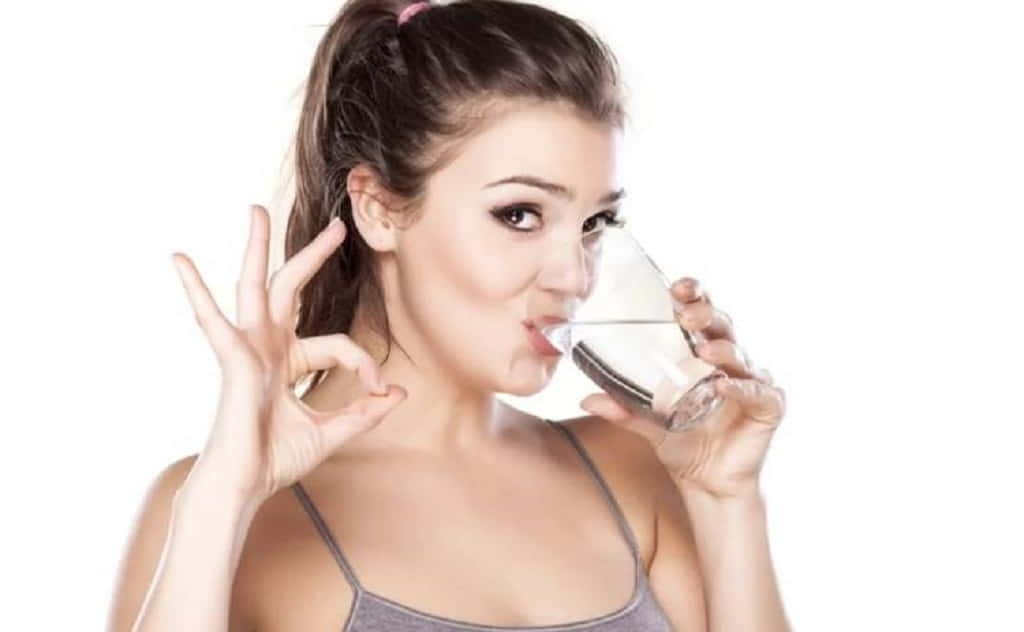 bere acqua al mattino
